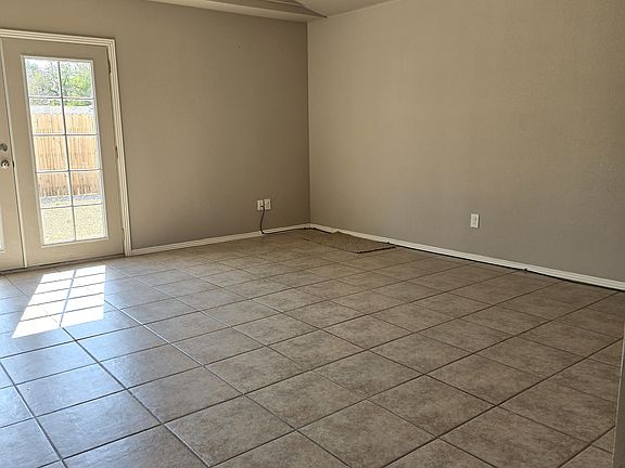 5th image of 515 S Chamisal Ave