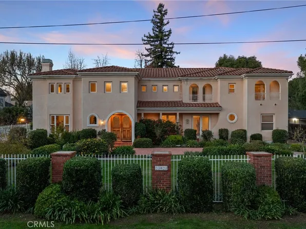23023 Hatteras St, Woodland Hills, CA 91367