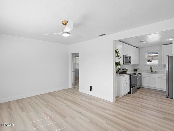 3rd image of 263 Williams Ave