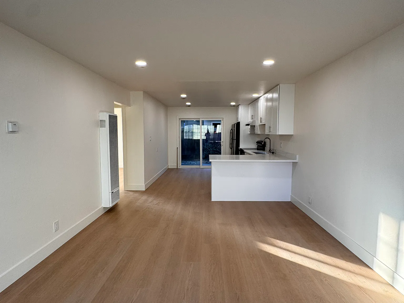 2 bed, 815 sqft, $2,395 — Photo 1