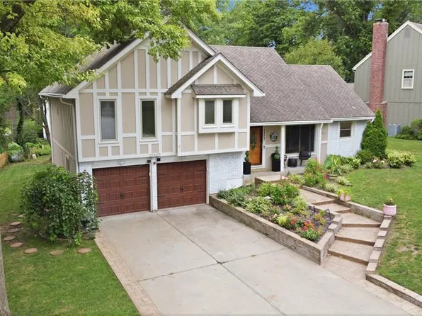 12823 W 82nd St, Lenexa, KS 66215