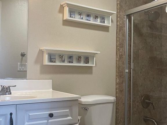 5th image of 310 N Civic Dr APT 310