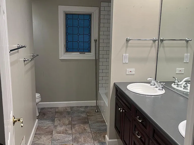 486 Pierson St — Photo 4
