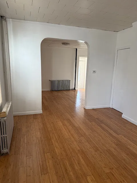 2 bed, 800 sqft, $1,900 — Photo 3