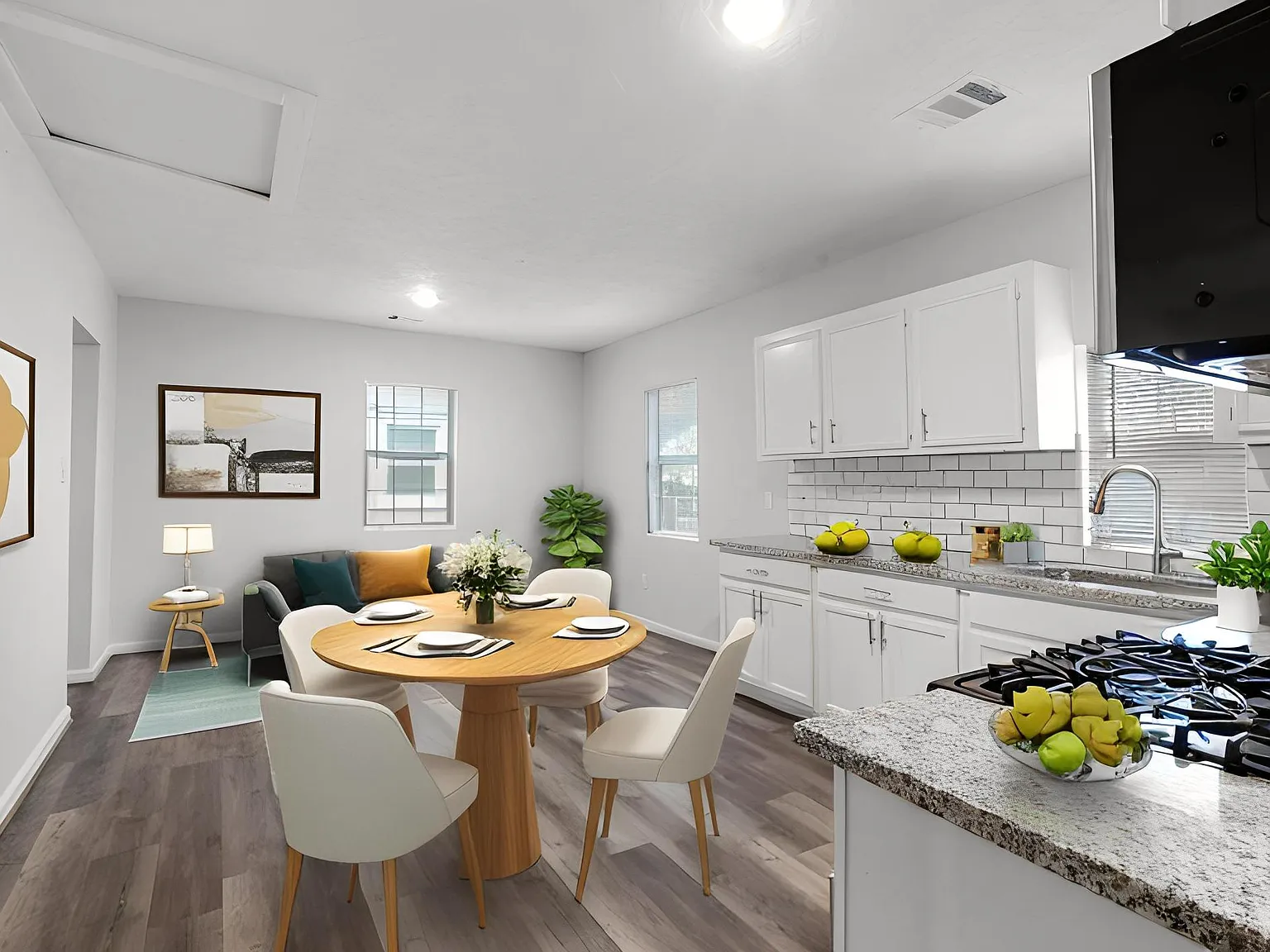 2 bed, 920 sqft, $1,300 — Photo 3