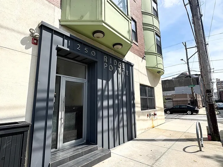 1250 Ridge Ave #-2C — Photo 13
