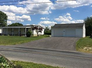2138 Gomer Rd, Chambersburg, PA 17202
