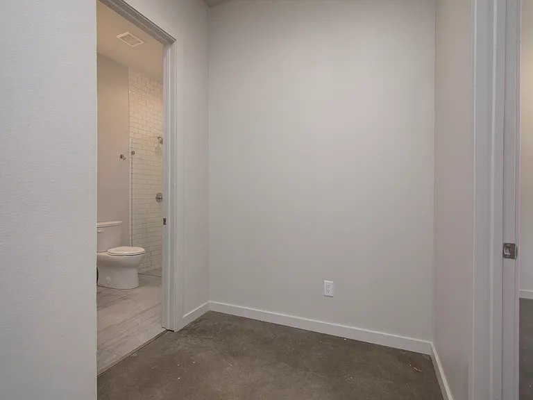 2201 Arbrook — Photo 20