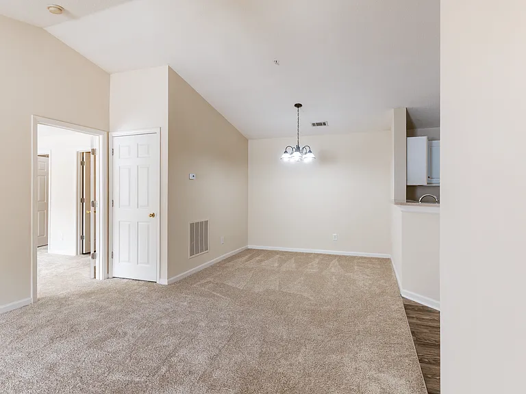 The Retreat at Grande Lake Apartments — Photo 27