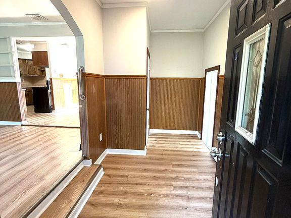 3rd image of 86 4th Ave