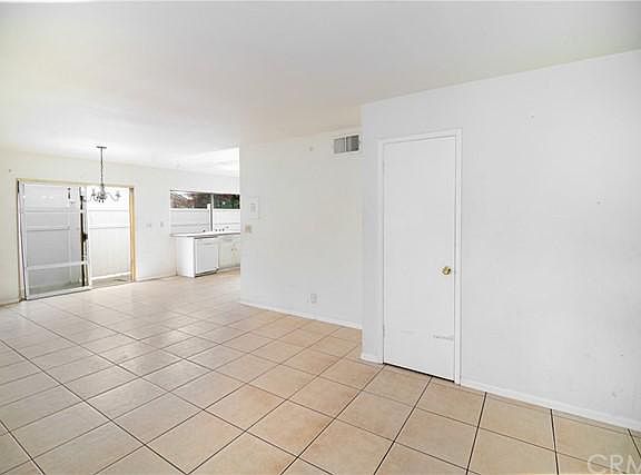 5th image of 2633 E Fenmead St