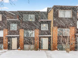 1502 Ranchlands Way NW, Calgary, AB T3G1R2