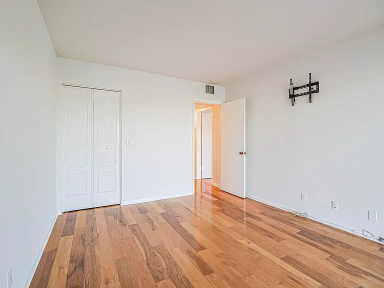 37 Yacht Club Dr #310 — Photo 29