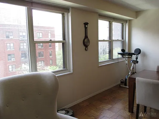 Rented by Anchor Associates | media 8