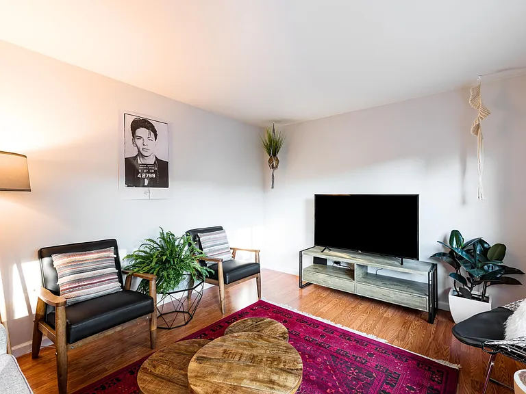 138 W Dana St #B — Photo 6