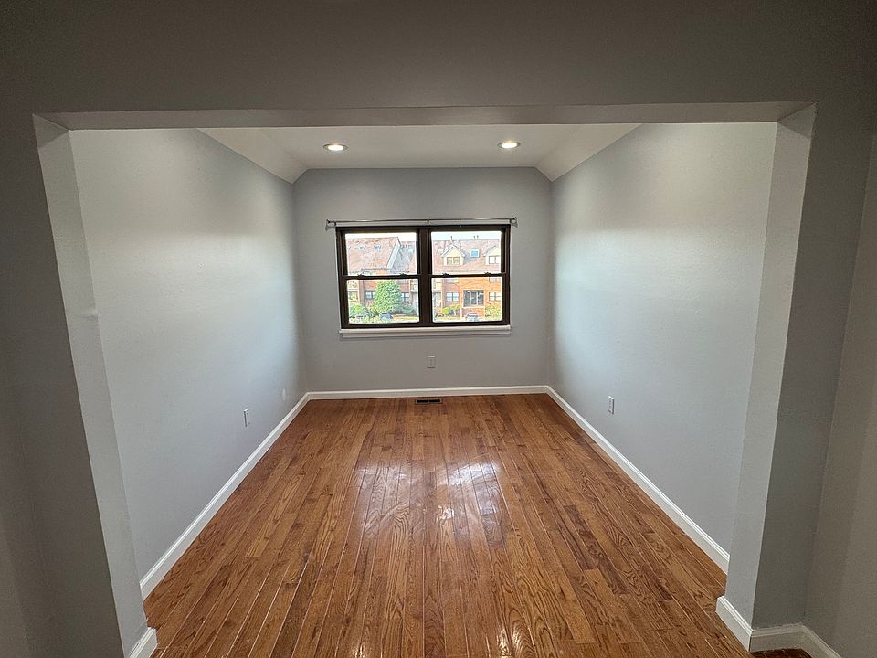 2nd Bedroom with amazing views from top