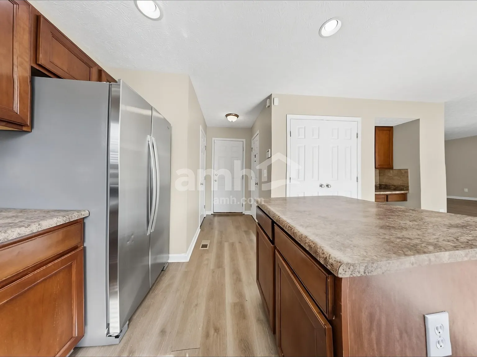 4 bed, 3.5 bath, 2020 sqft, $2,645 — Photo 3