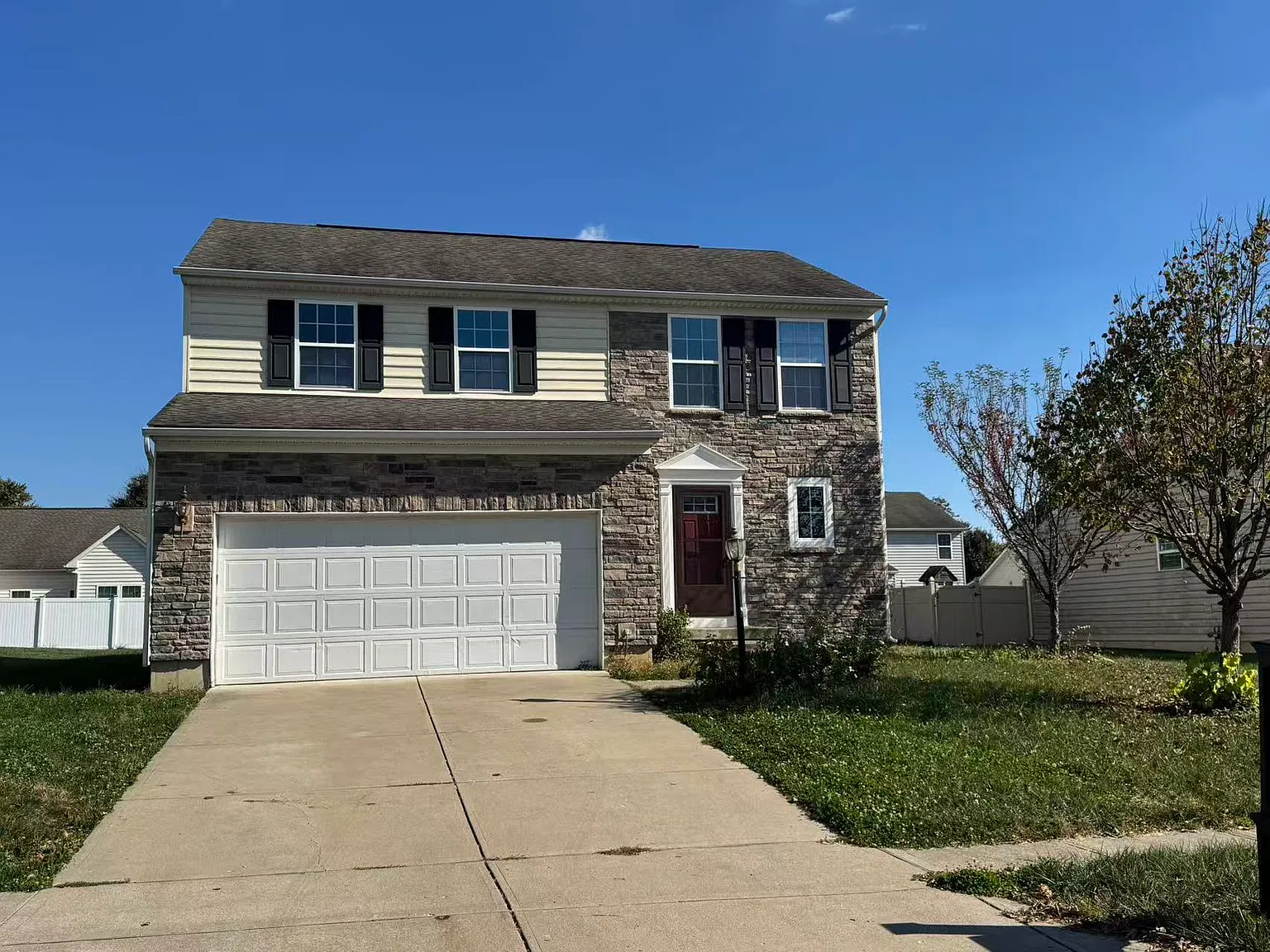 3 bed, 1687 sqft, $2,200 — Photo 2