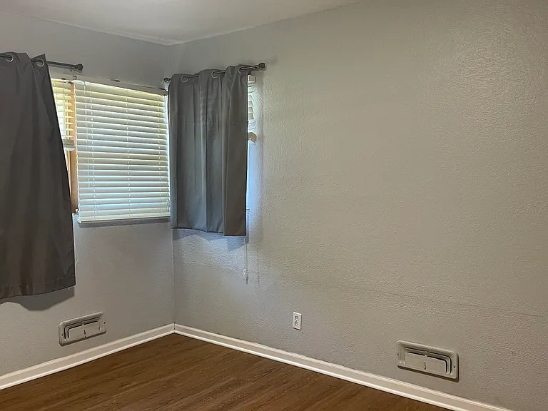 117 S William St — Photo 11