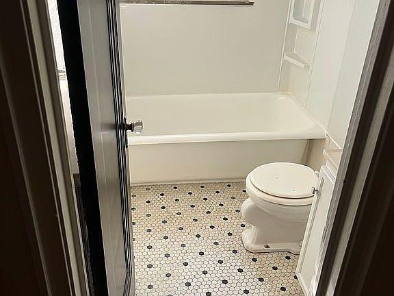 3rd image of 412 N Alabama St