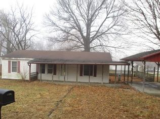 206 W Shipping St, Edwardsport, IN 47528