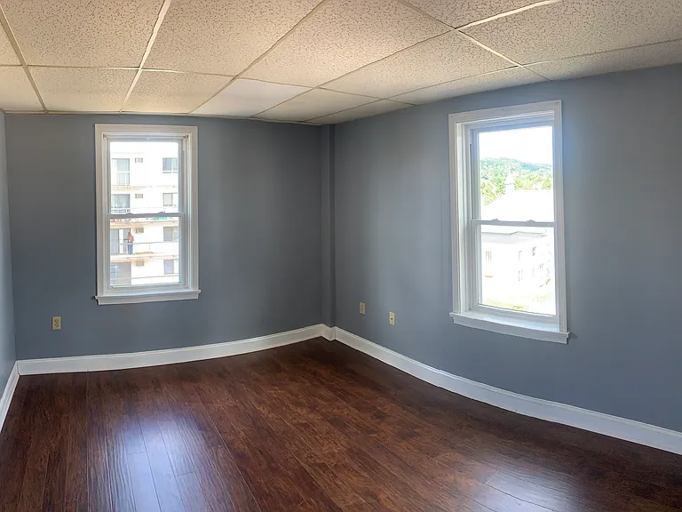 336 E Lincoln Highway — Photo 48