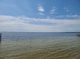 Cayenne Ln, Shalimar, FL 32579