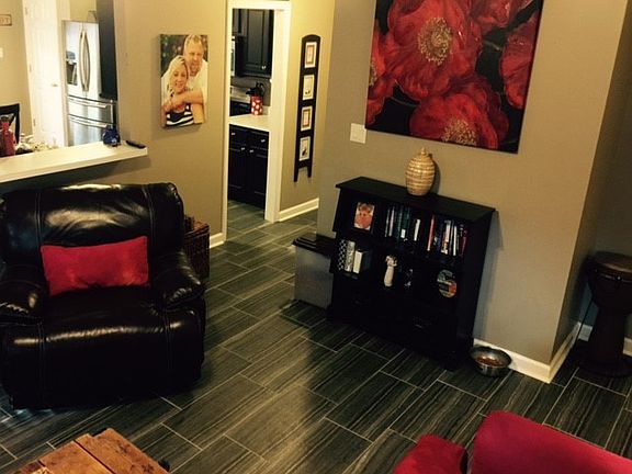 2nd image of 110 Pecan Ct