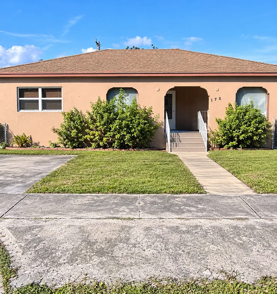 5 bed, $3,600 — Photo 1