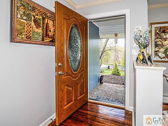 3rd image of 2 Agress Rd