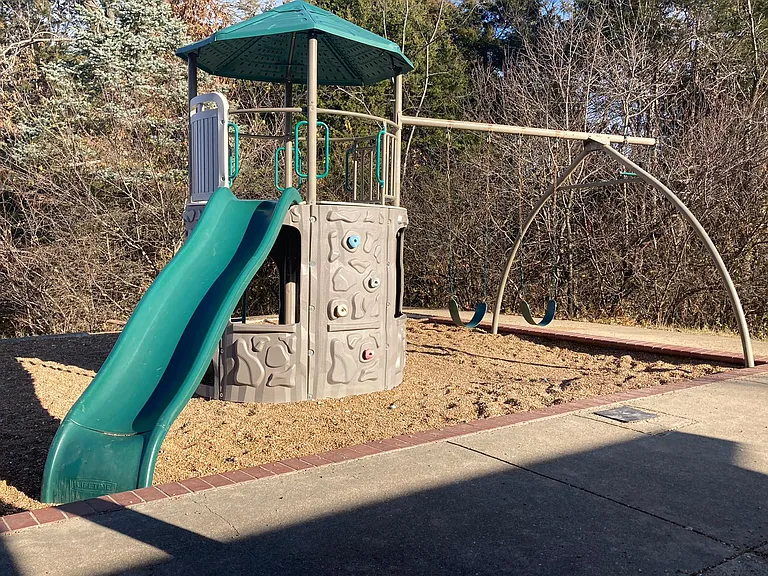 Sunrise Valley Apartments — Photo 48