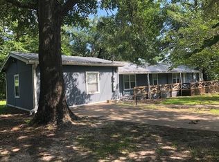 102 Squaw Dr, Mabank, TX 75156