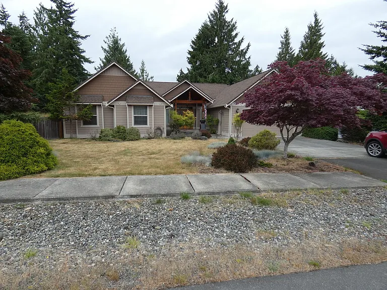 1412 N Aurora Ct — Photo 2