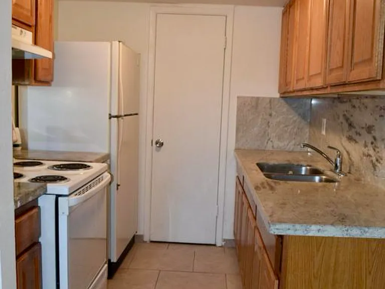 4602 E Riverside St — Photo 7