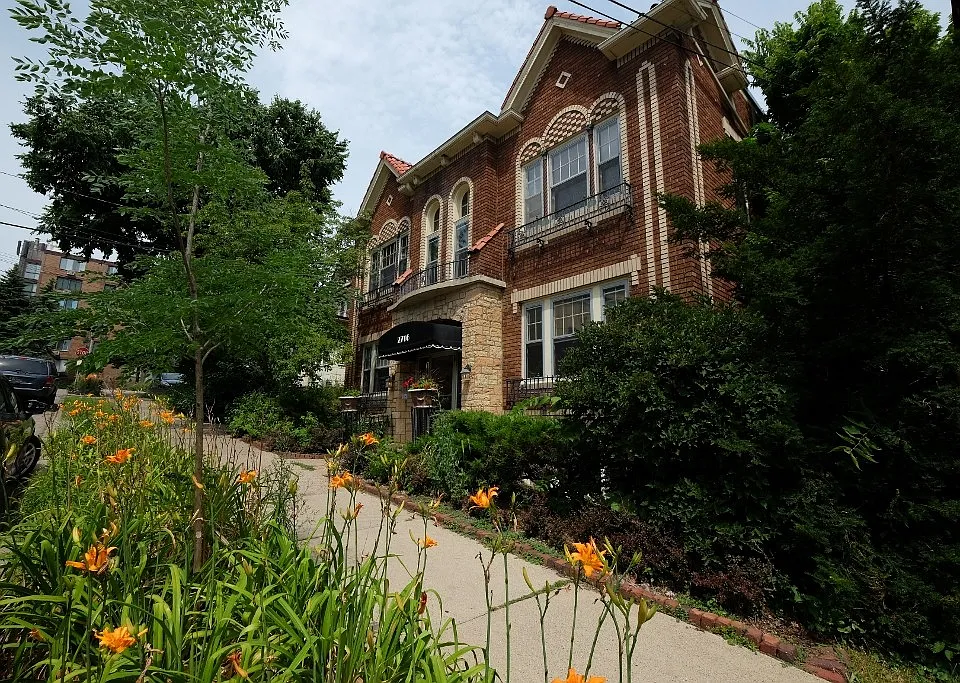 Linden Hills | 2716