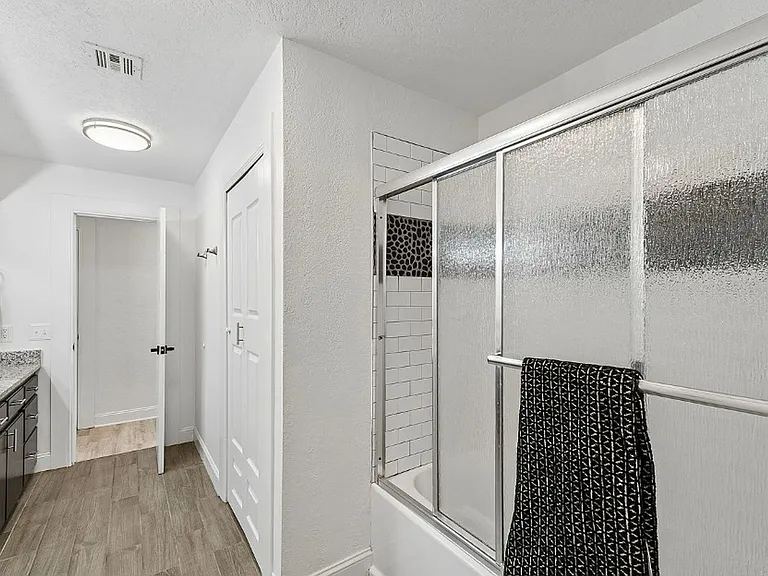 422 Chartrand Ave — Photo 13
