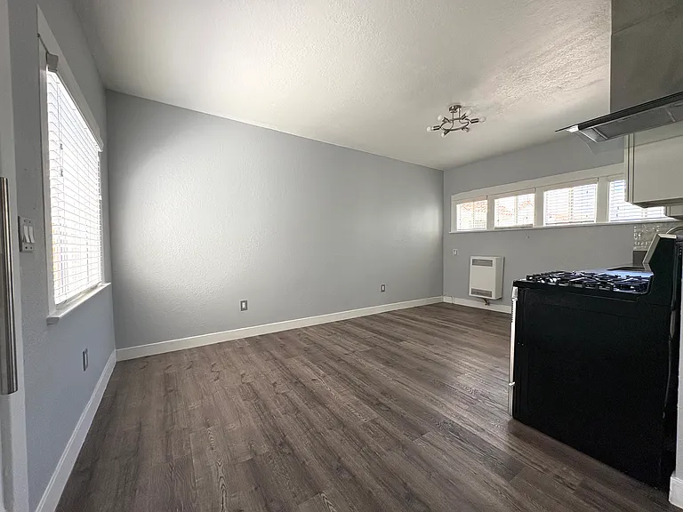 729 Lime Ave #6 — Photo 6
