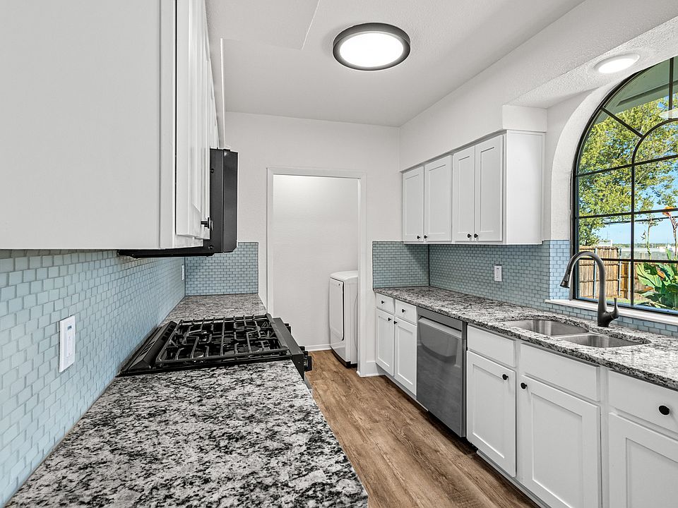 1st image of 102 Caraway Dr