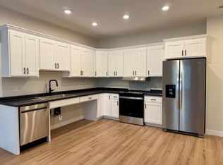 624 24th St APT 115, Fort Madison, IA 52627