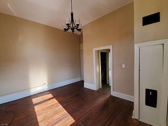 2nd image of 176 N Broadway #8