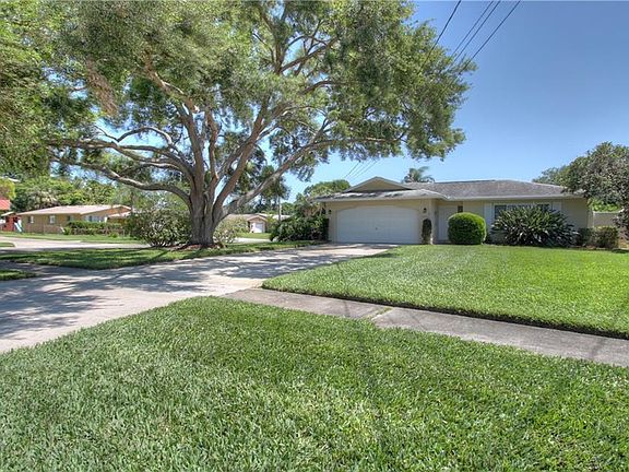 3rd image of 5930 Venetian Blvd NE