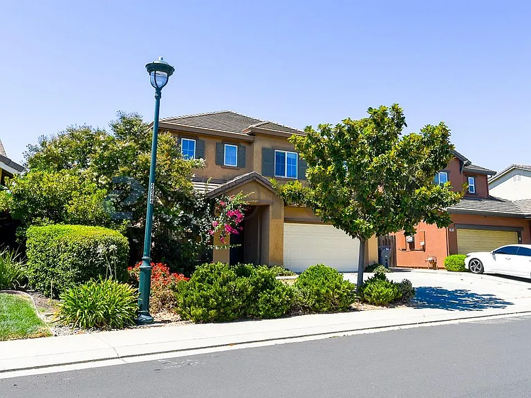 8018 Finchley Ct — Photo 3