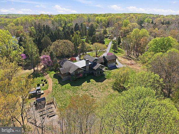 3rd image of 13505 Deakins Ln