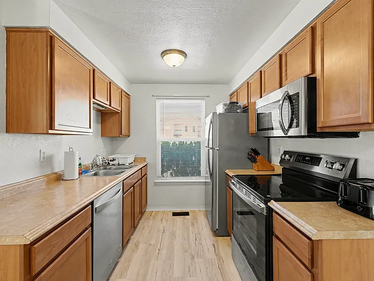4225 E 119th Pl #D — Photo 6