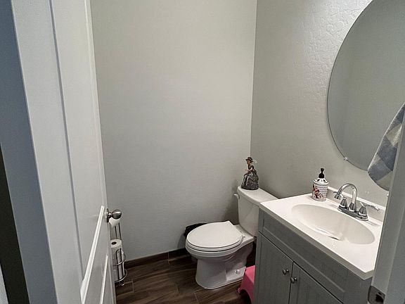 3rd image of 298 S Verdad Ln