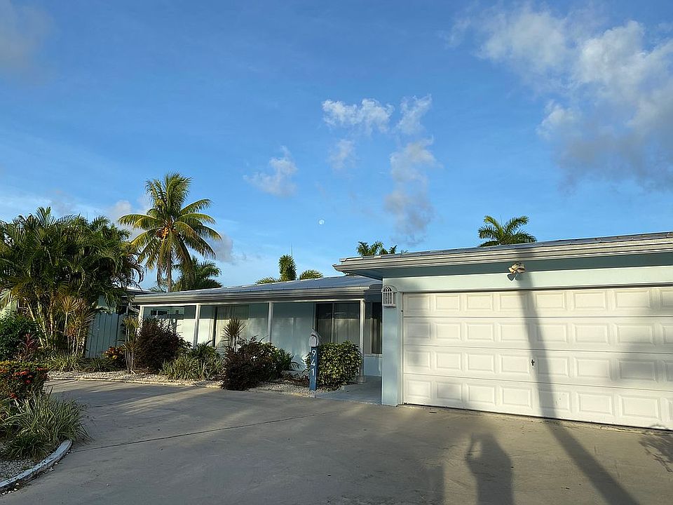 1st image of 941 SE 5th Ave