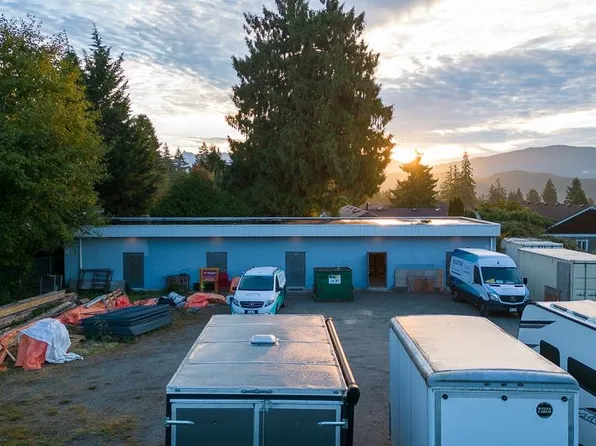 734 North Rd, Gibsons, BC V0N 1V9
