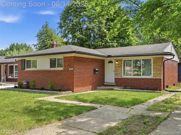 30632 Hayes Rd, Roseville, MI 48066