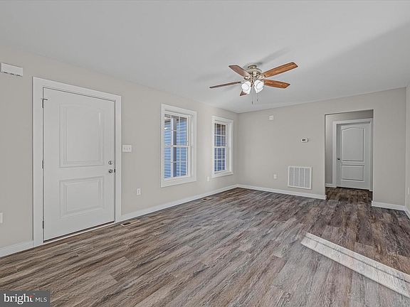 5th image of 2298 Nadenbousch Ln