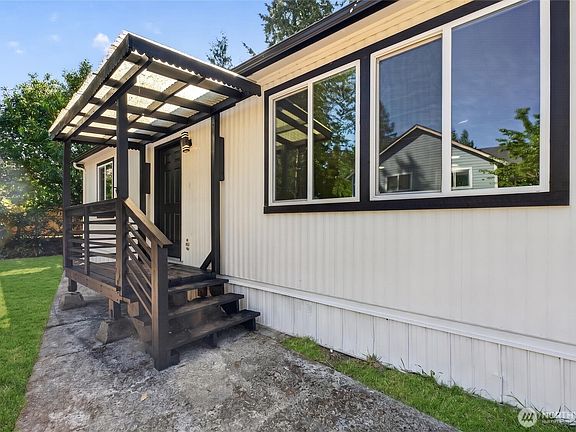 3rd image of 9506 204th Avenue E